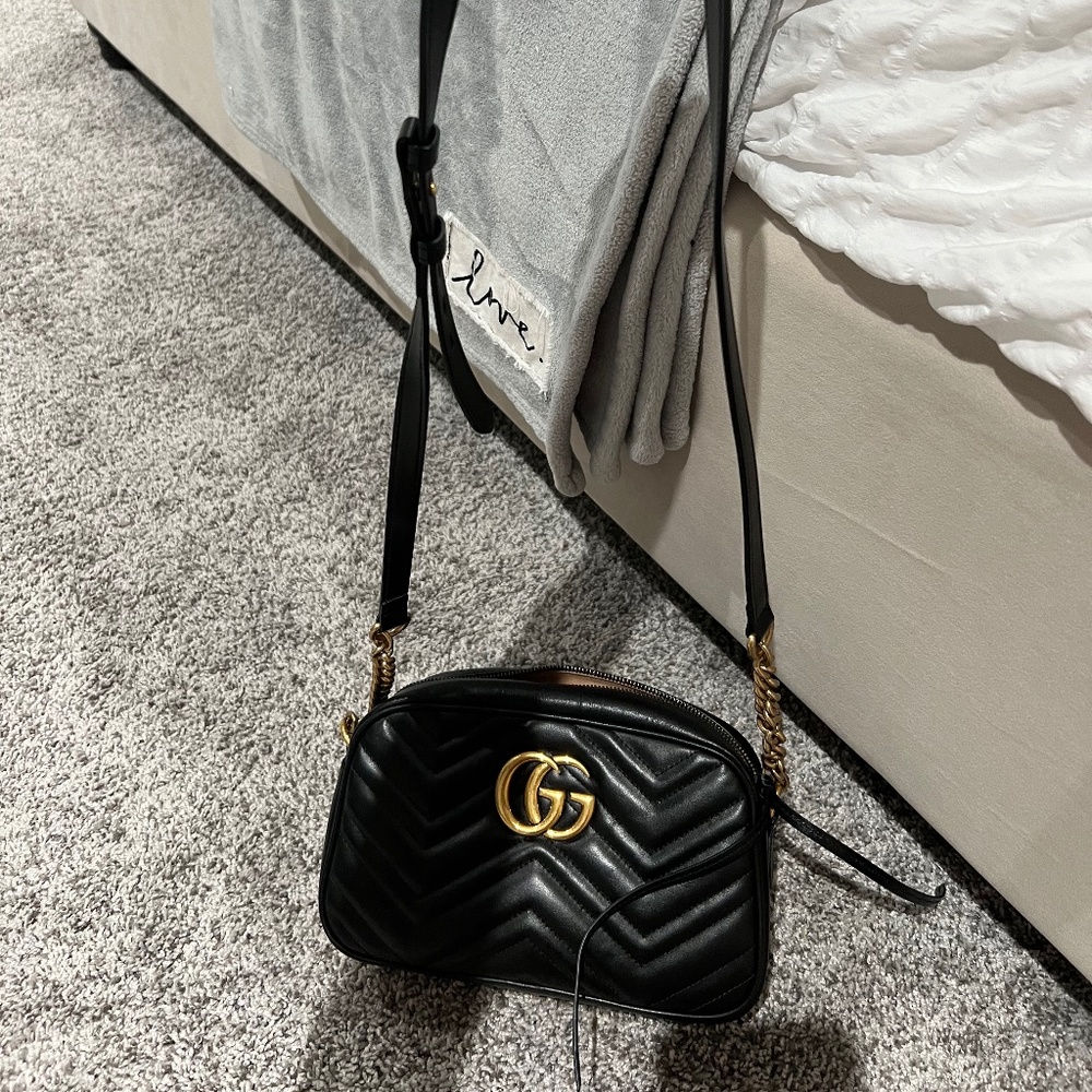Gucci GG small matelasse shoulder bag